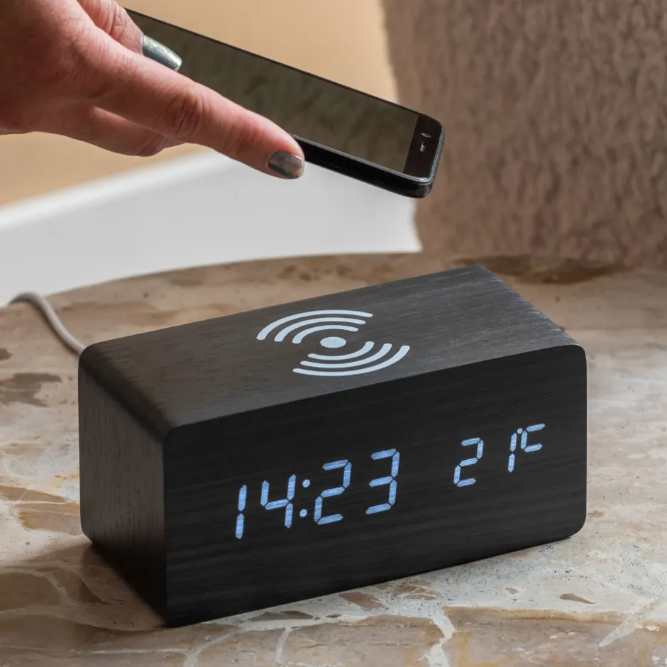 Hot Karlsson BLOCK Réveil en bois avec chargeur téléphone